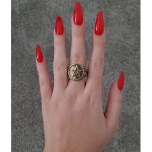 Gold star pentagram ring